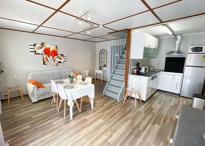 Group With 2 Pools Dom wakacyjny