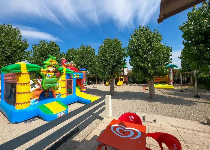 Dom wakacyjny Group With 2 Pools *